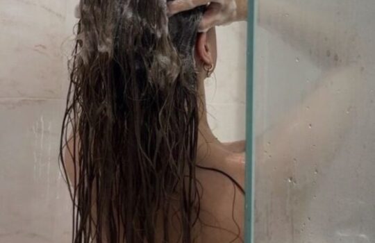 Kaip išsirinkti šampūną? Svarbiausia – galvos oda!